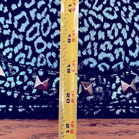 Betsey Johnson large leopard print clutch, in excellent condition, beautiful. - Picture 7 of 9